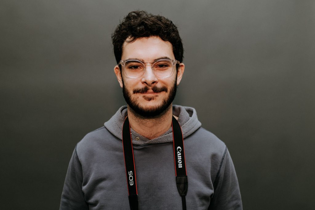 📸 Showing off flash with my hand Photographer standing in as a model to show off flash lighting options